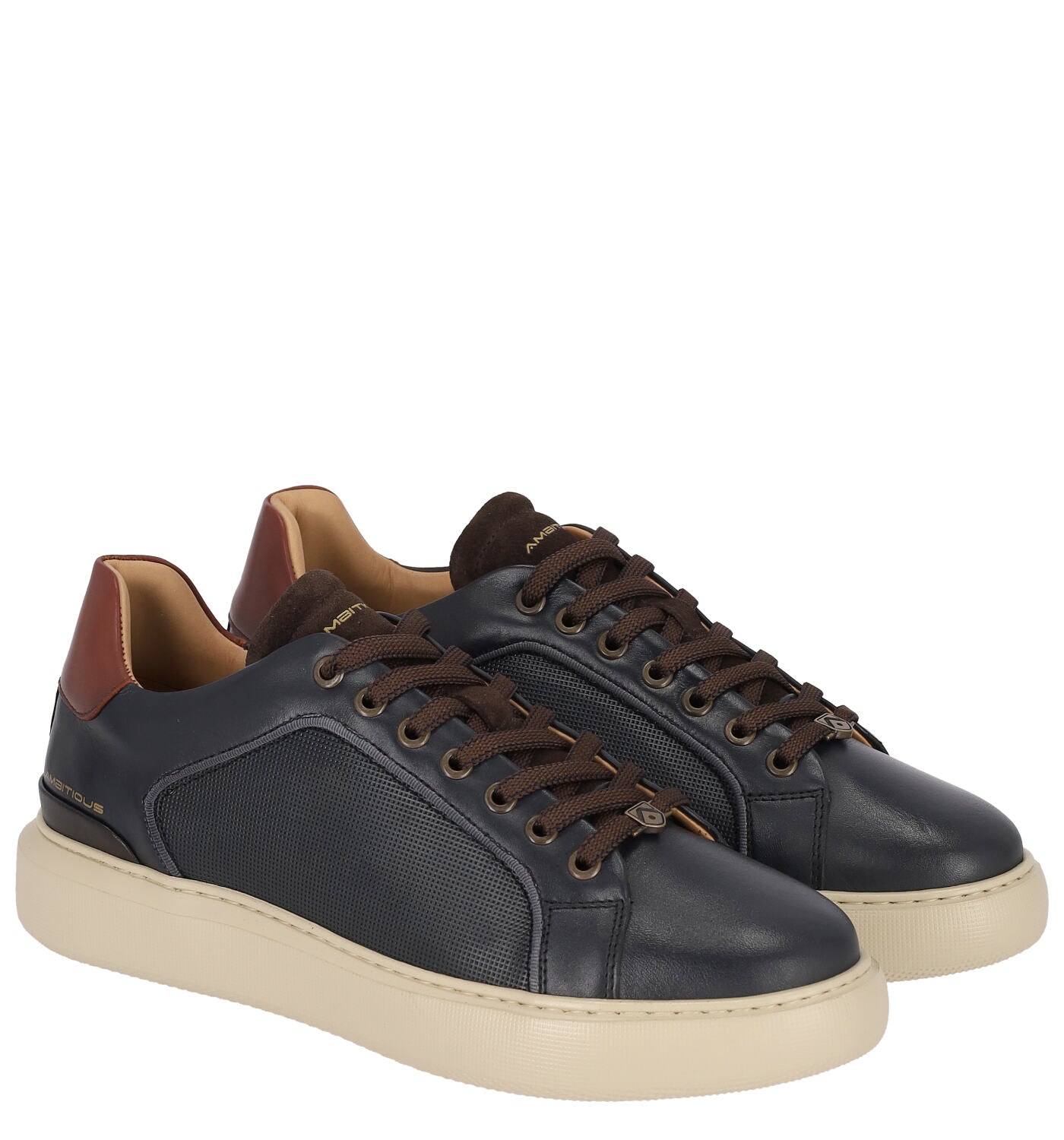 Sneakers in pelle puntinata