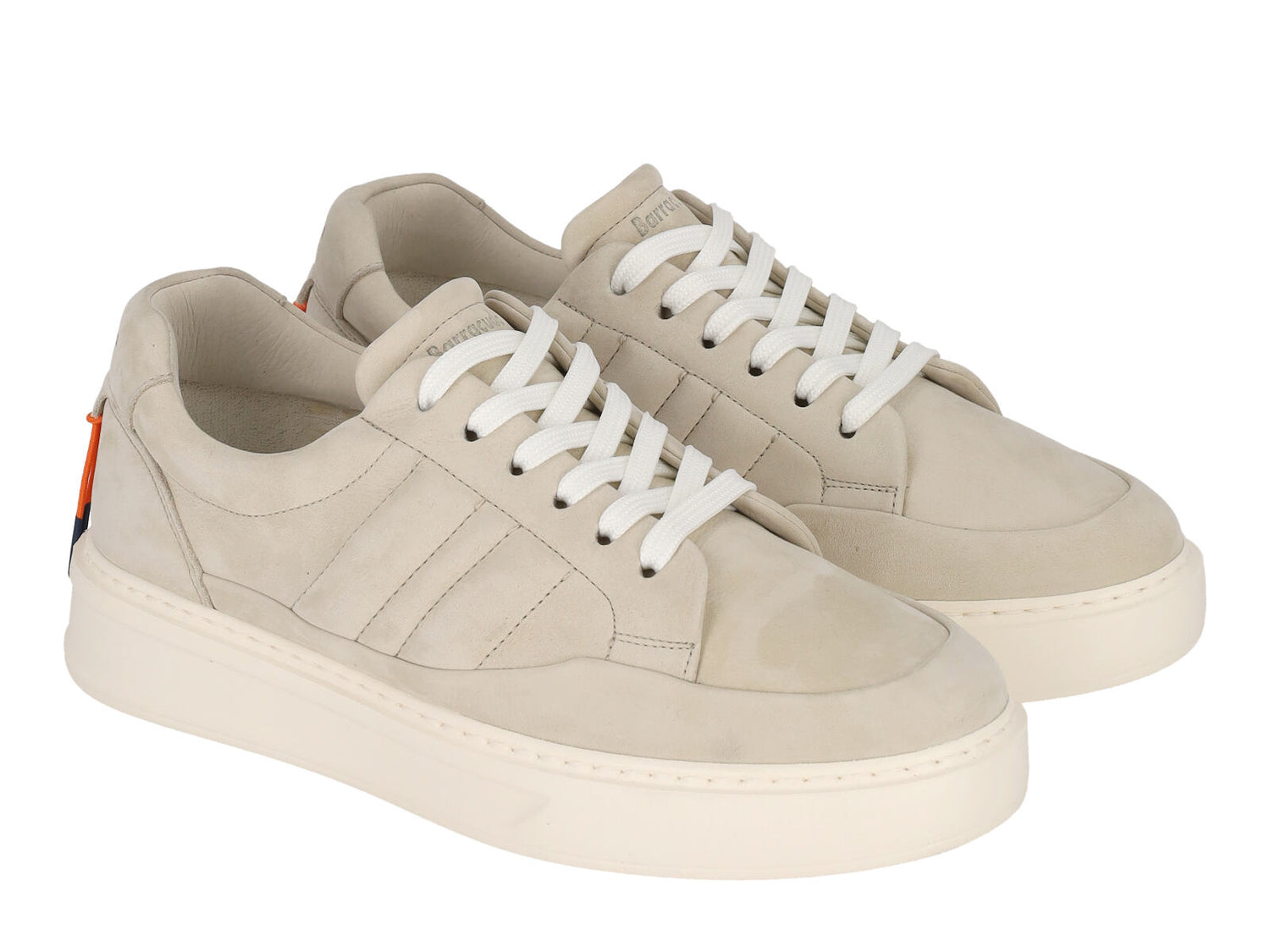 Sneakers in camoscio con suola in gomma.