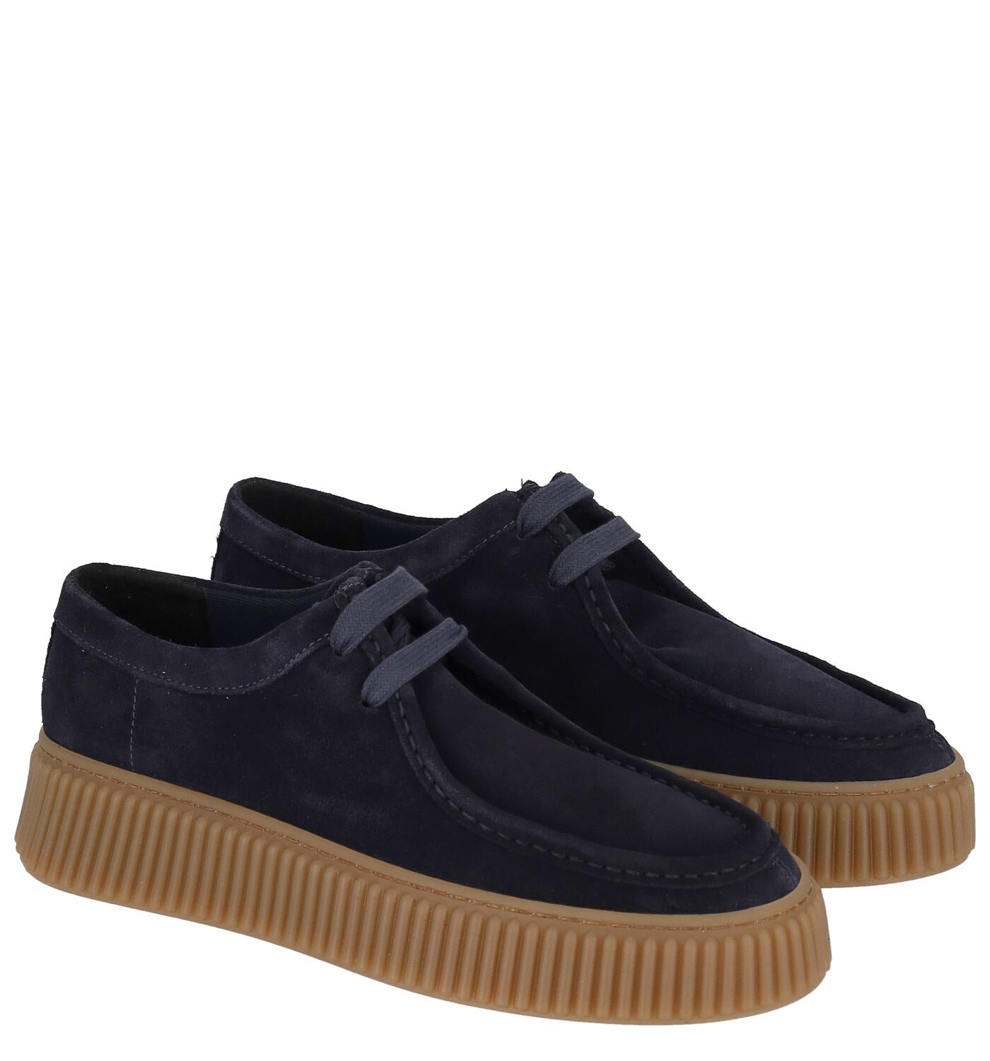 Sneakers in camoscio con fondo in gomma