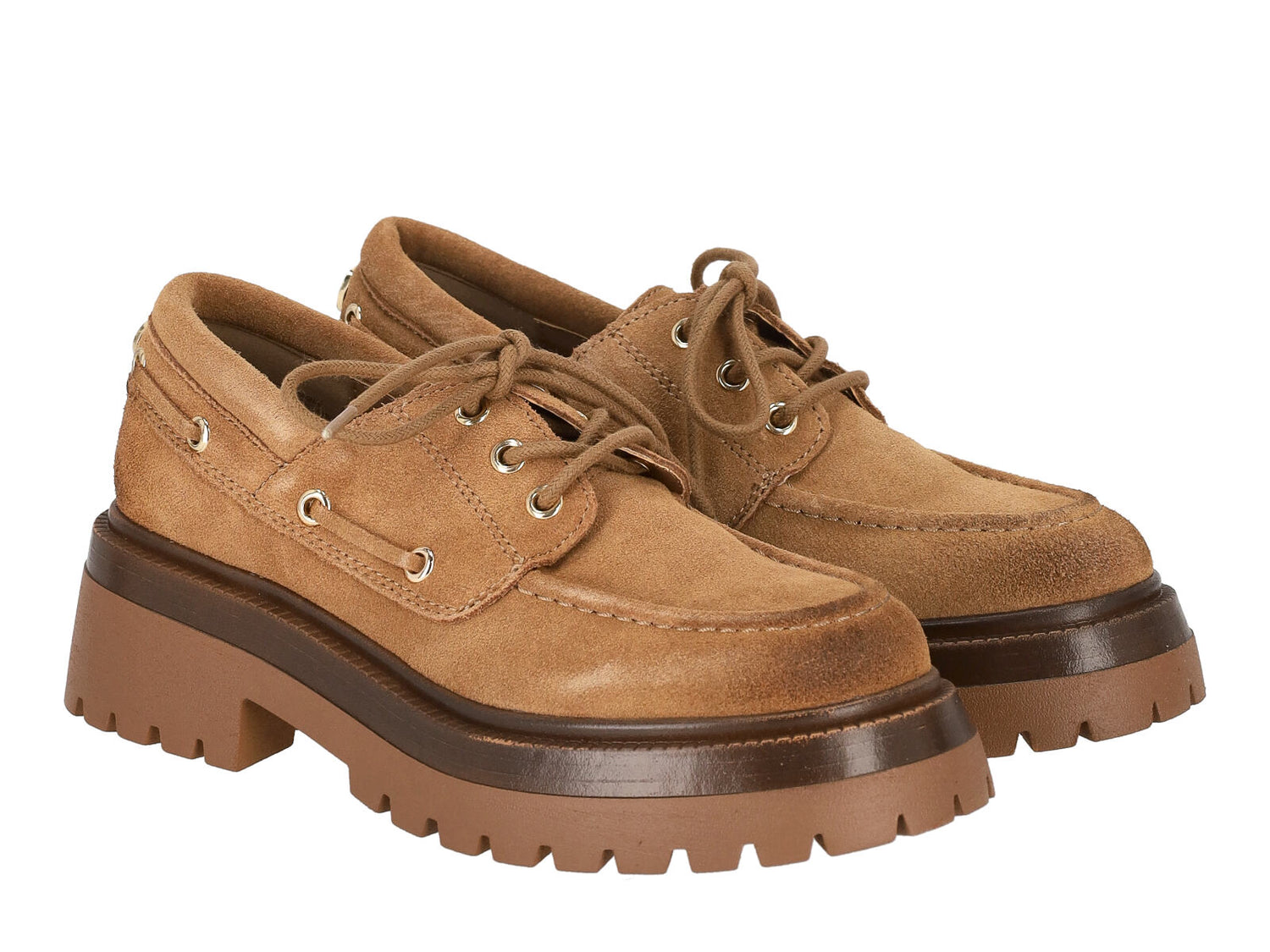 Mocassino con suola alta in gomma scamosciato.