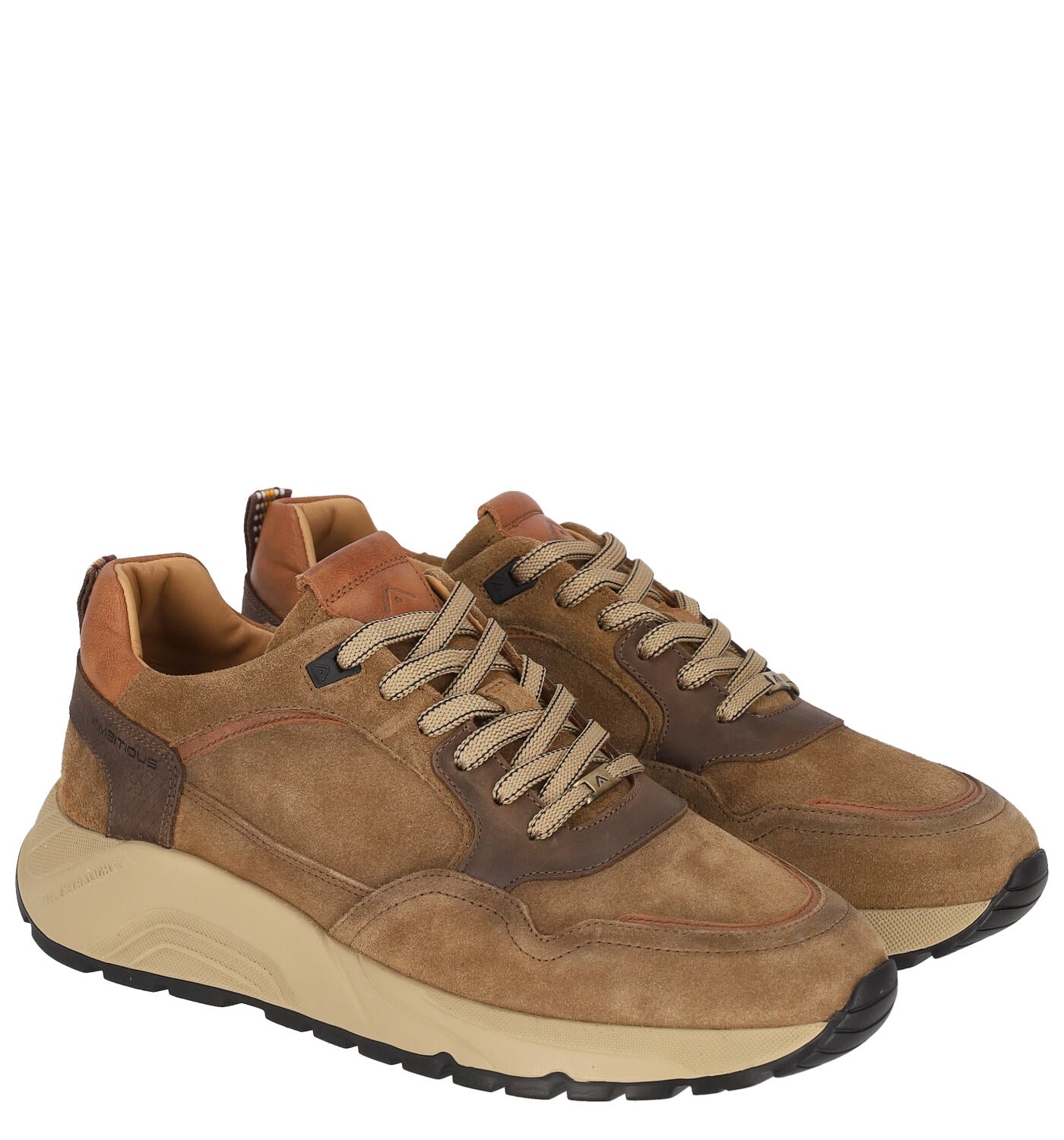 Sneakers in camoscio con fondo extralight