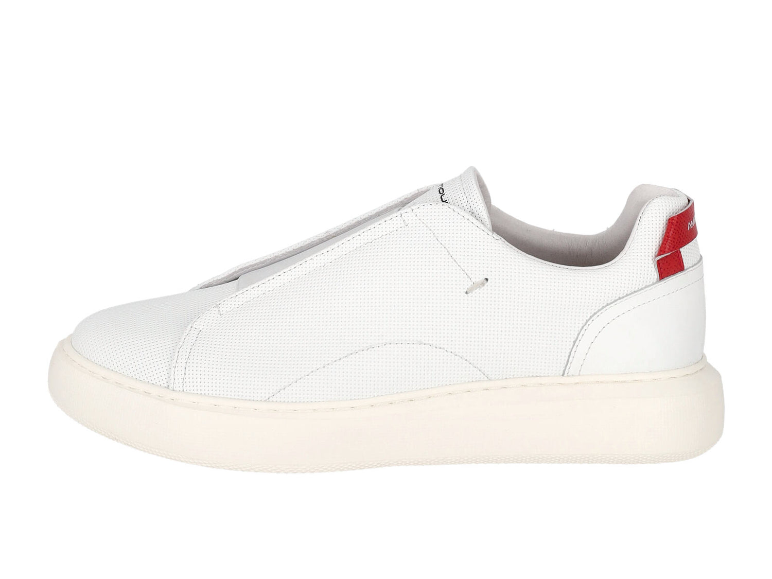 Sneakers slip on in pelle traforata