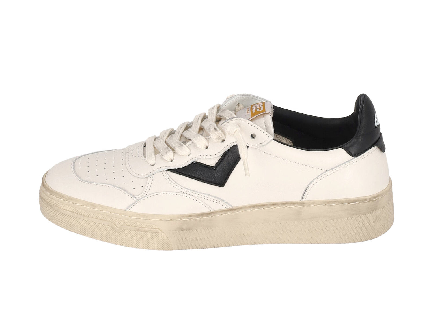 Sneakers in pelle con suola in gomma