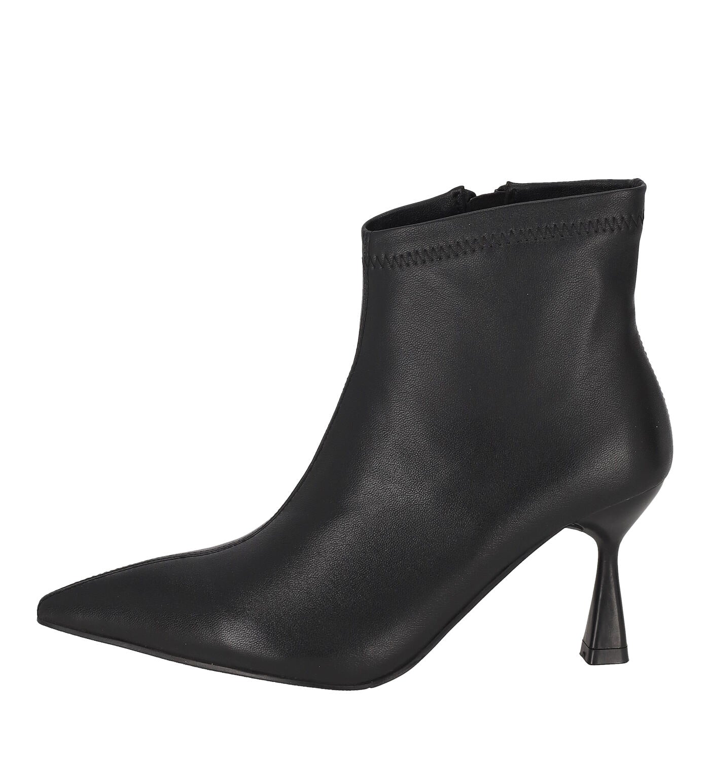 TRonchetto in ecopelle con tacco altezza 8 cm , chiusura a lato con zip