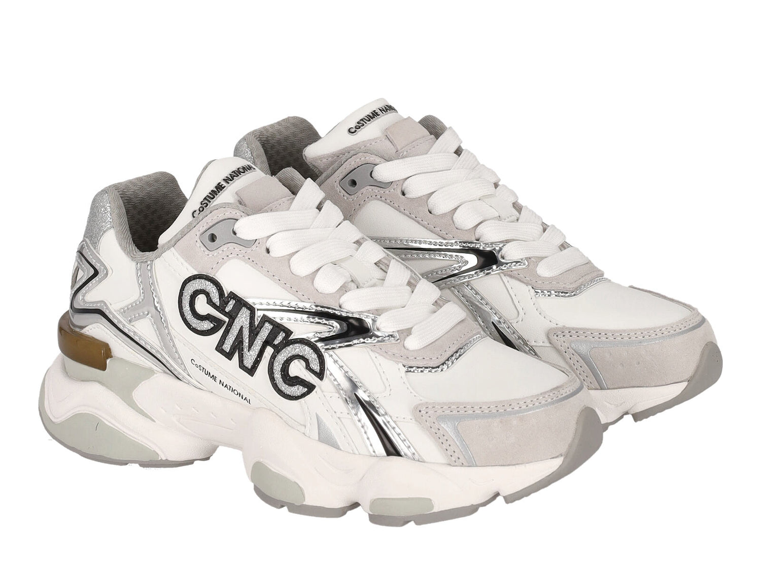 Sneakers in vitello e camoscio con riporti glitter argento , suola in gomma.