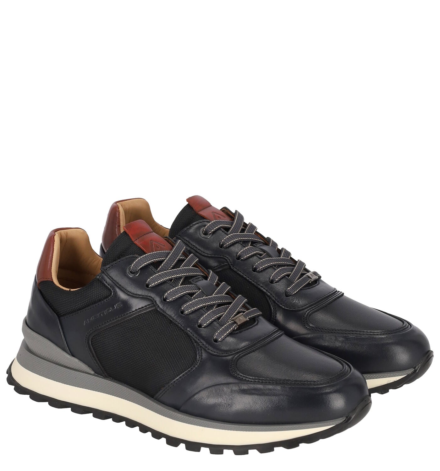 Sneakers in pelle e tessuto