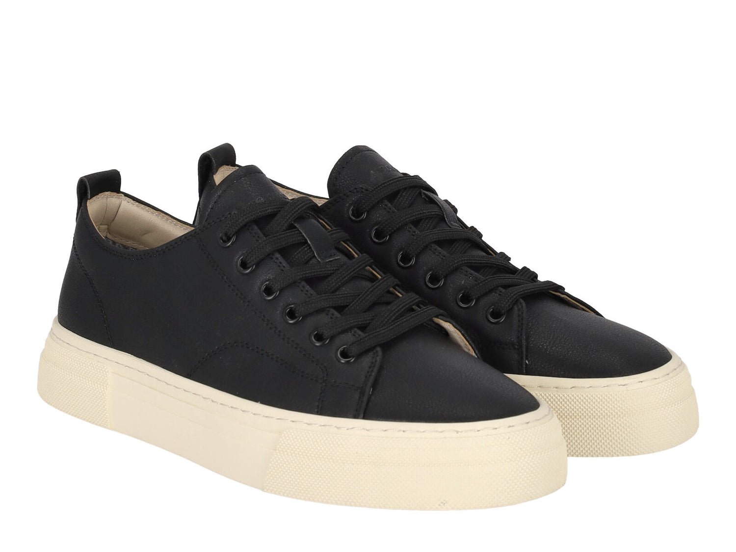 Sneakers in pelle con suola in gomma