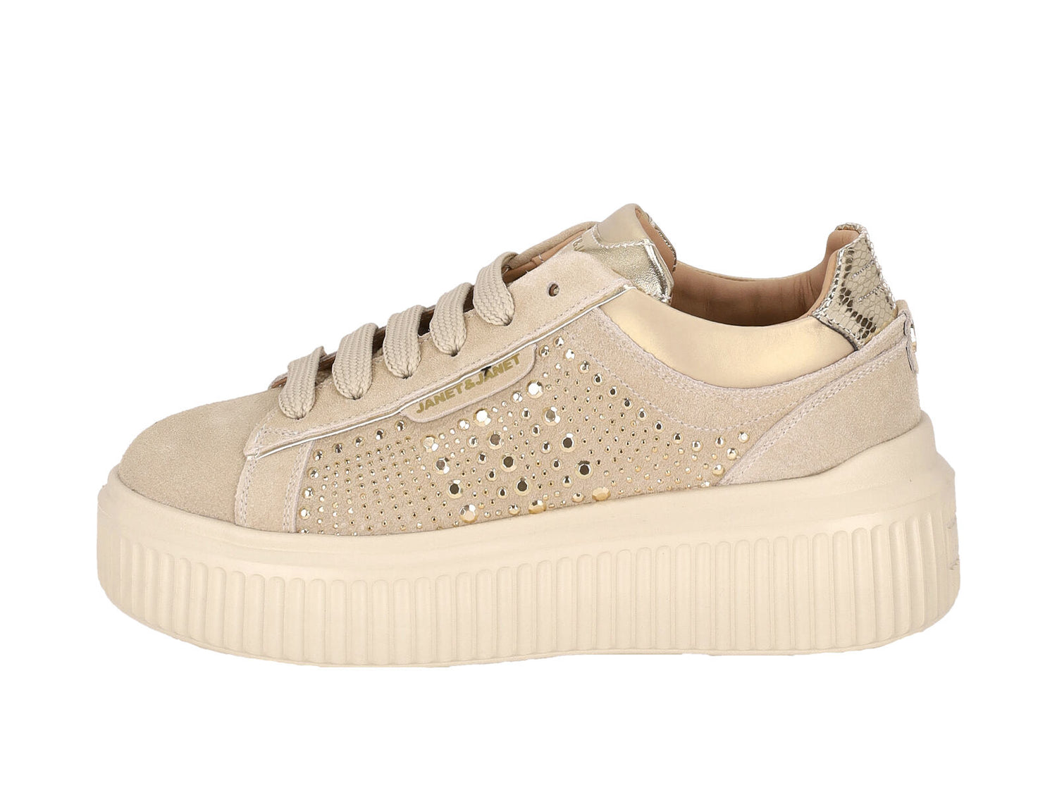 Sneakers in camoscio con borchie , suola in gomma.