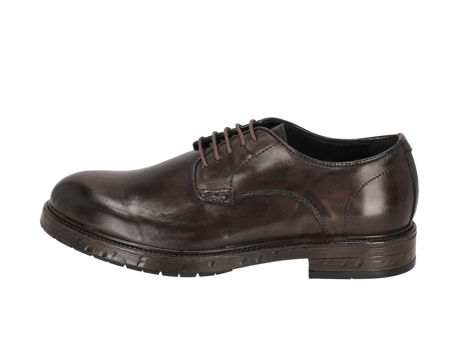 Derby in pelle con suola in gomma .