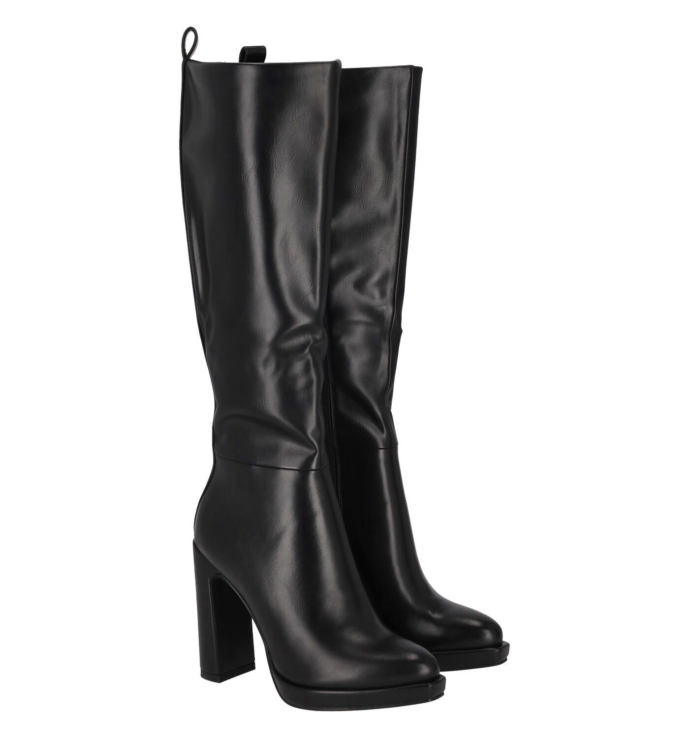 Stivale in ecopelle con plateau e tacco largo altezza 11cm.