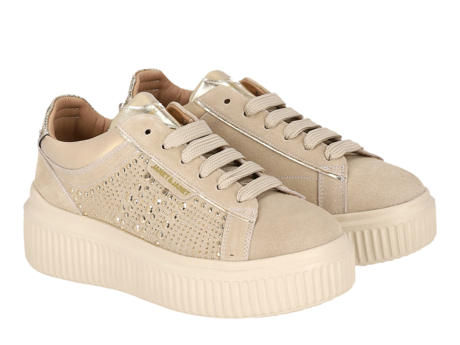 Sneakers in camoscio con borchie , suola in gomma.