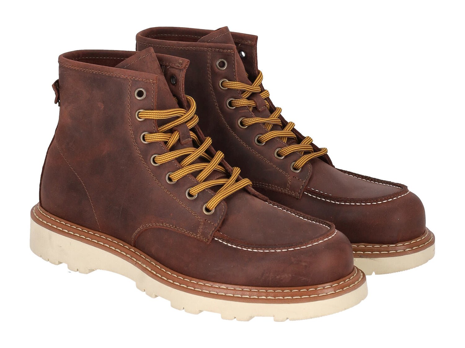 Polacchino in vitello ingrassato con suola in gomma .