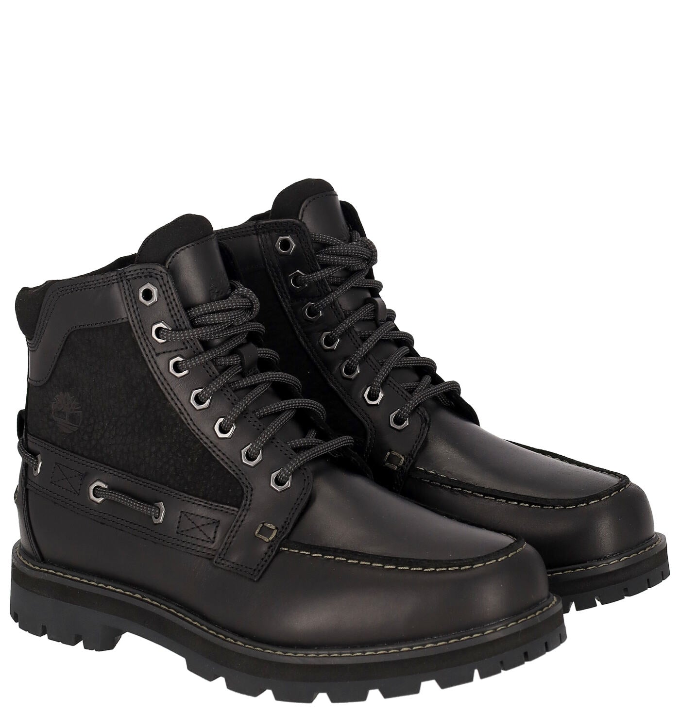 Polacchino barca in pelle e camoscio con lacci , suola in gomma.