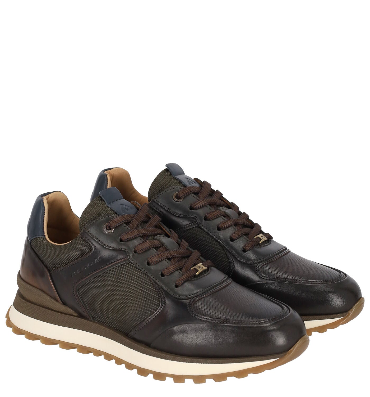 Sneakers in pelle e tessuto con riporto blu