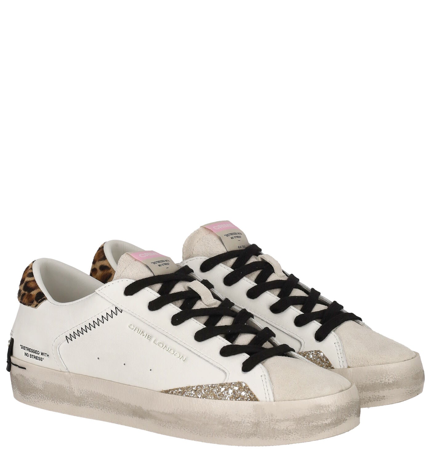 Sneakers distressed