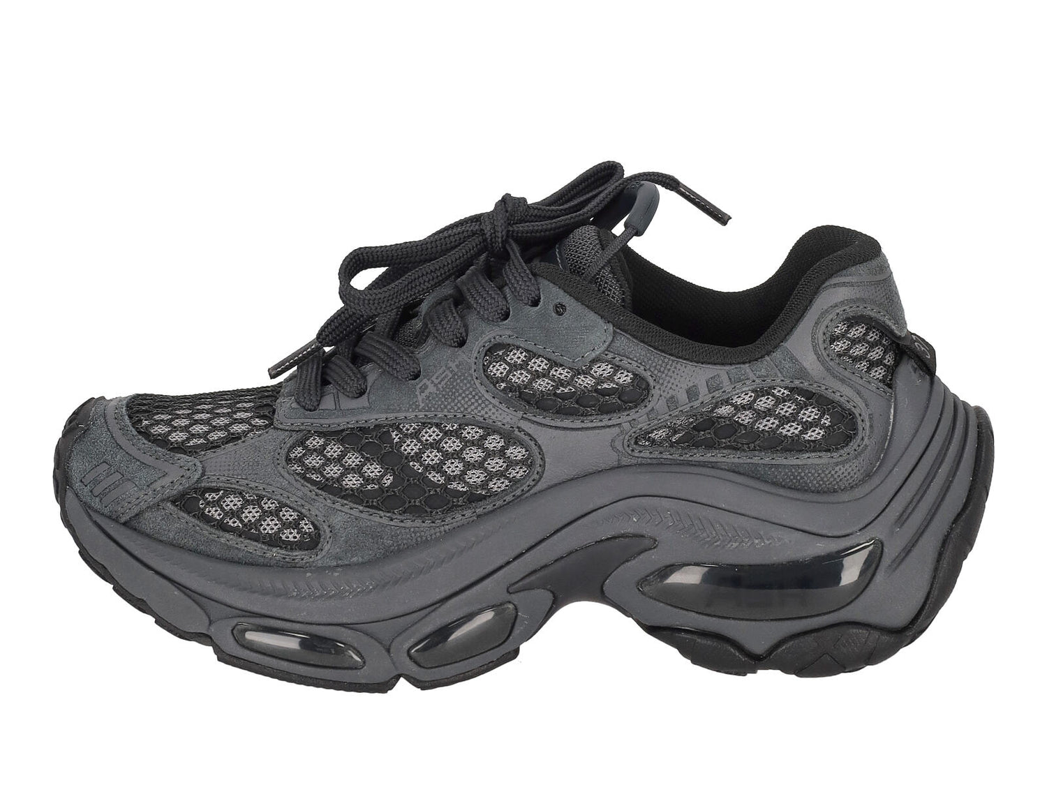 Sneakers con suola grossa , rete e camoscio .