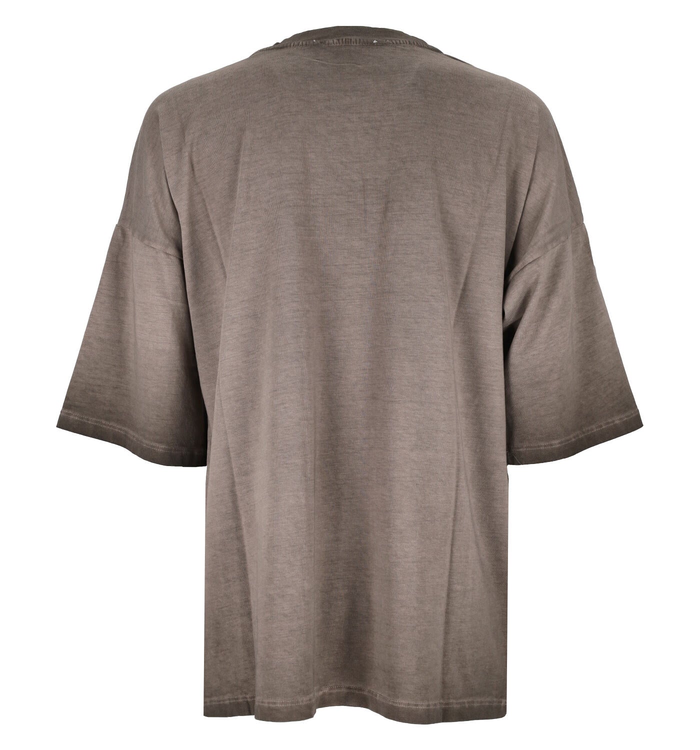T-shirt over sfumata