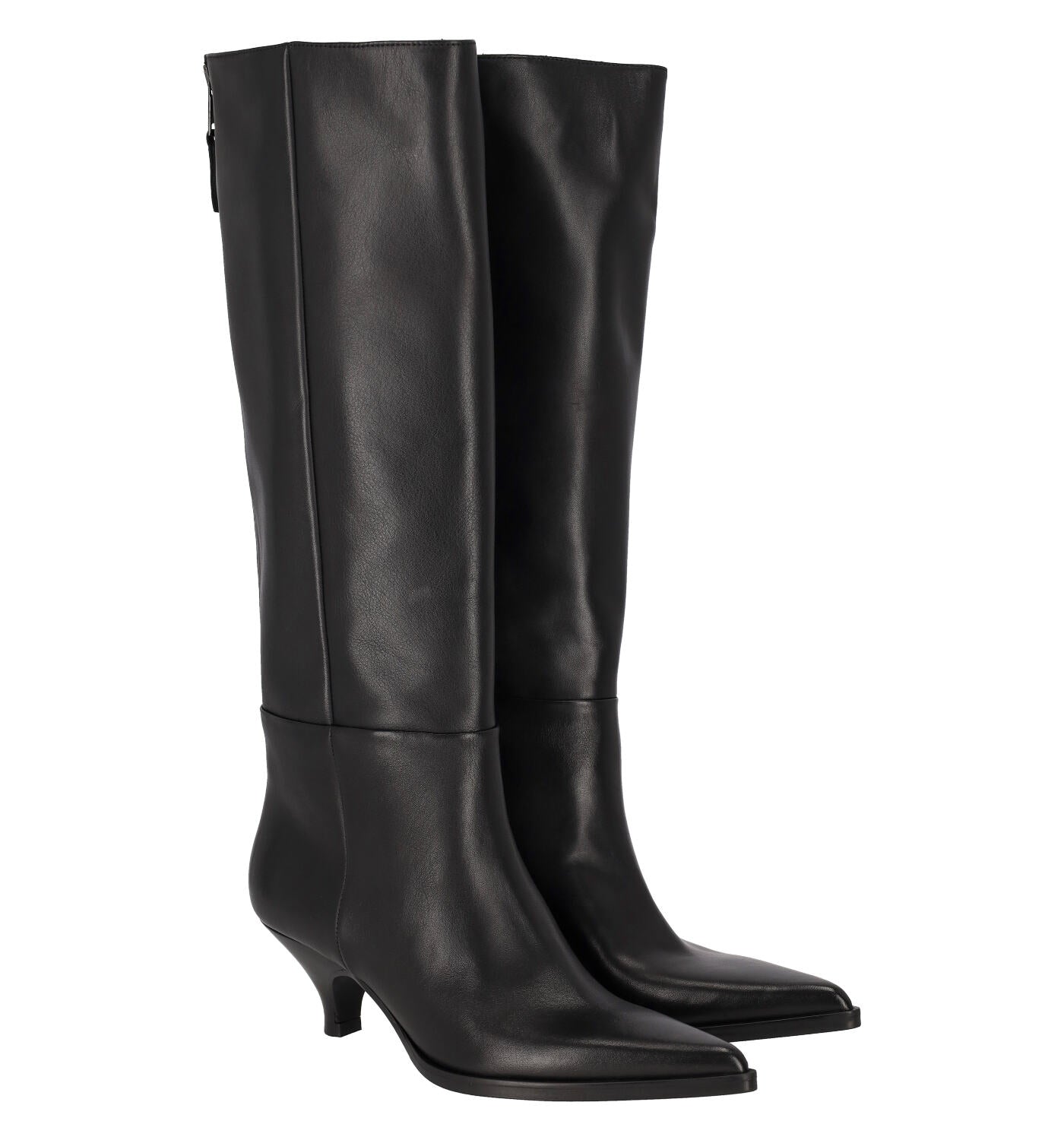 Stivale in pelle con zip sul retro apribile , tacco altezza 5 cm .