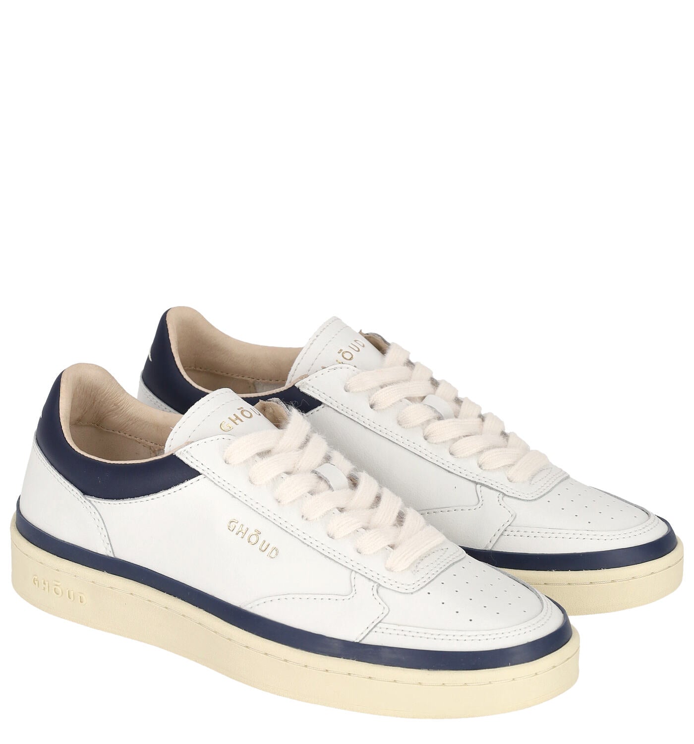Sneakers in pelle con riporti blu, suola in gomma