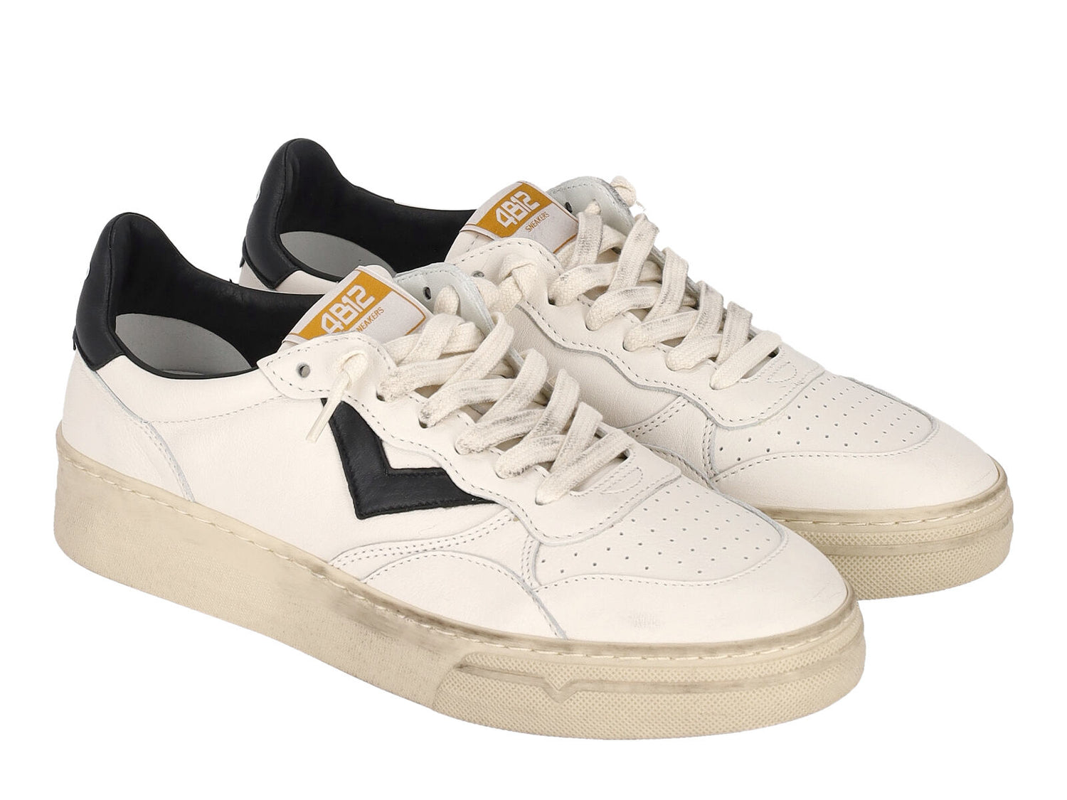 Sneakers in pelle con suola in gomma