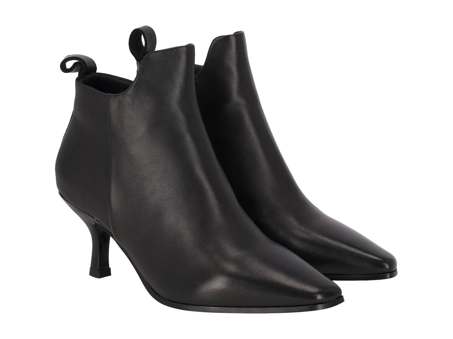 Tronchetto in nappa con chiusura zip a lato , tacco altezza 7 cm .