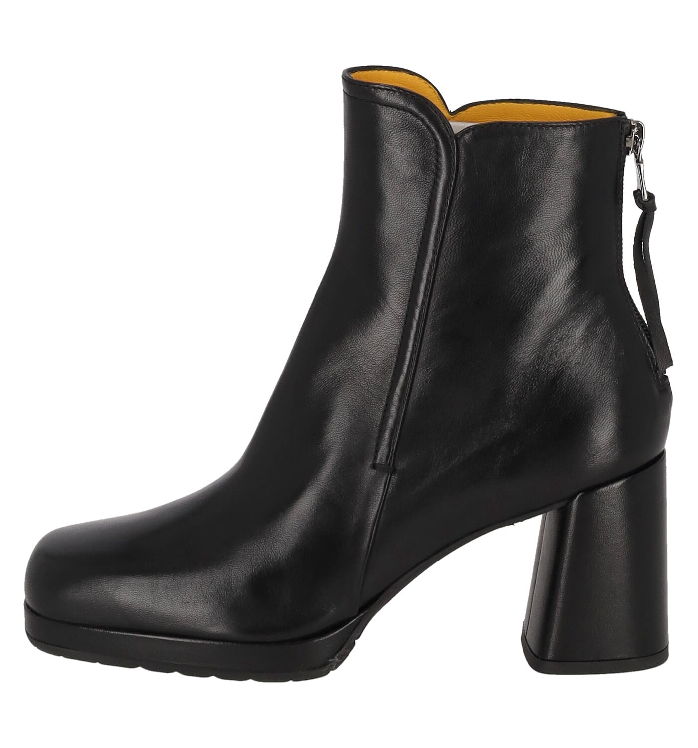 Tronchetto in pelle con tacco largo altezza 7cm. Chiusura con zip